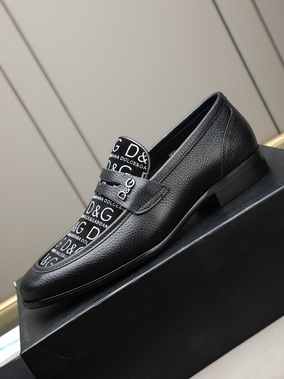 Dolce & Gabbana DG Men's Handcrafted Formal Dress Shoes
