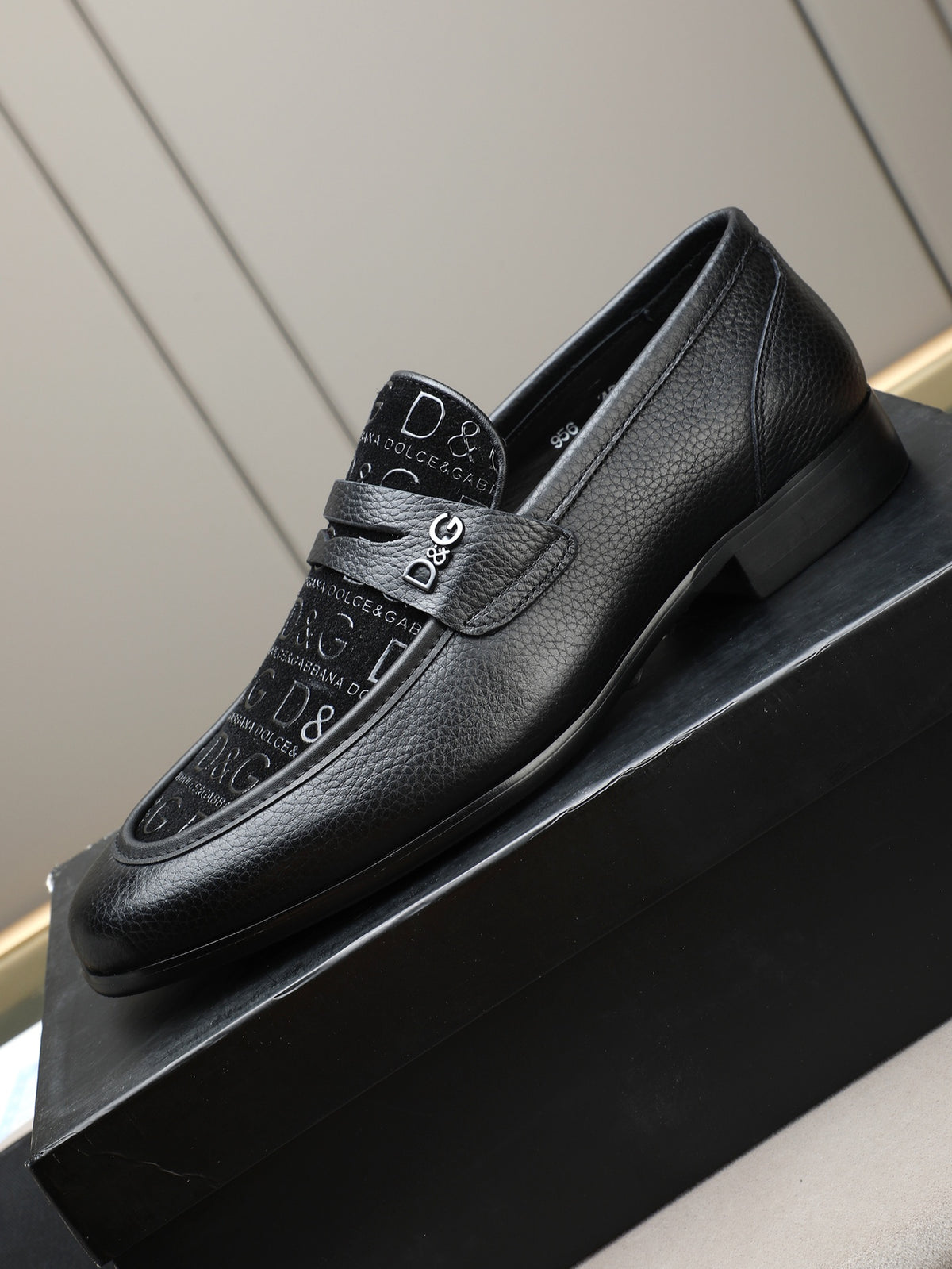 Dolce & Gabbana DG Men's Handcrafted Formal Dress Shoes