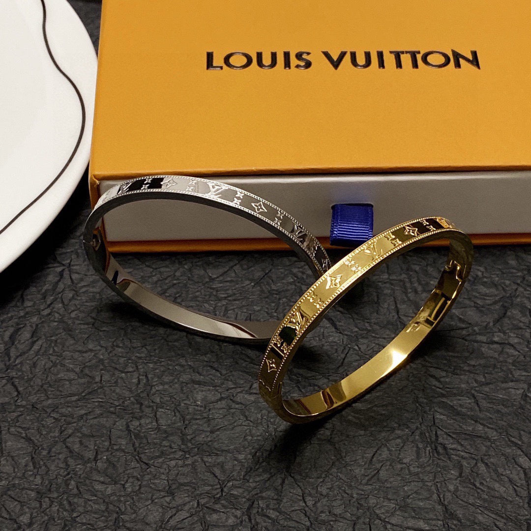 unisex Bangle for men - alternate angle view 3