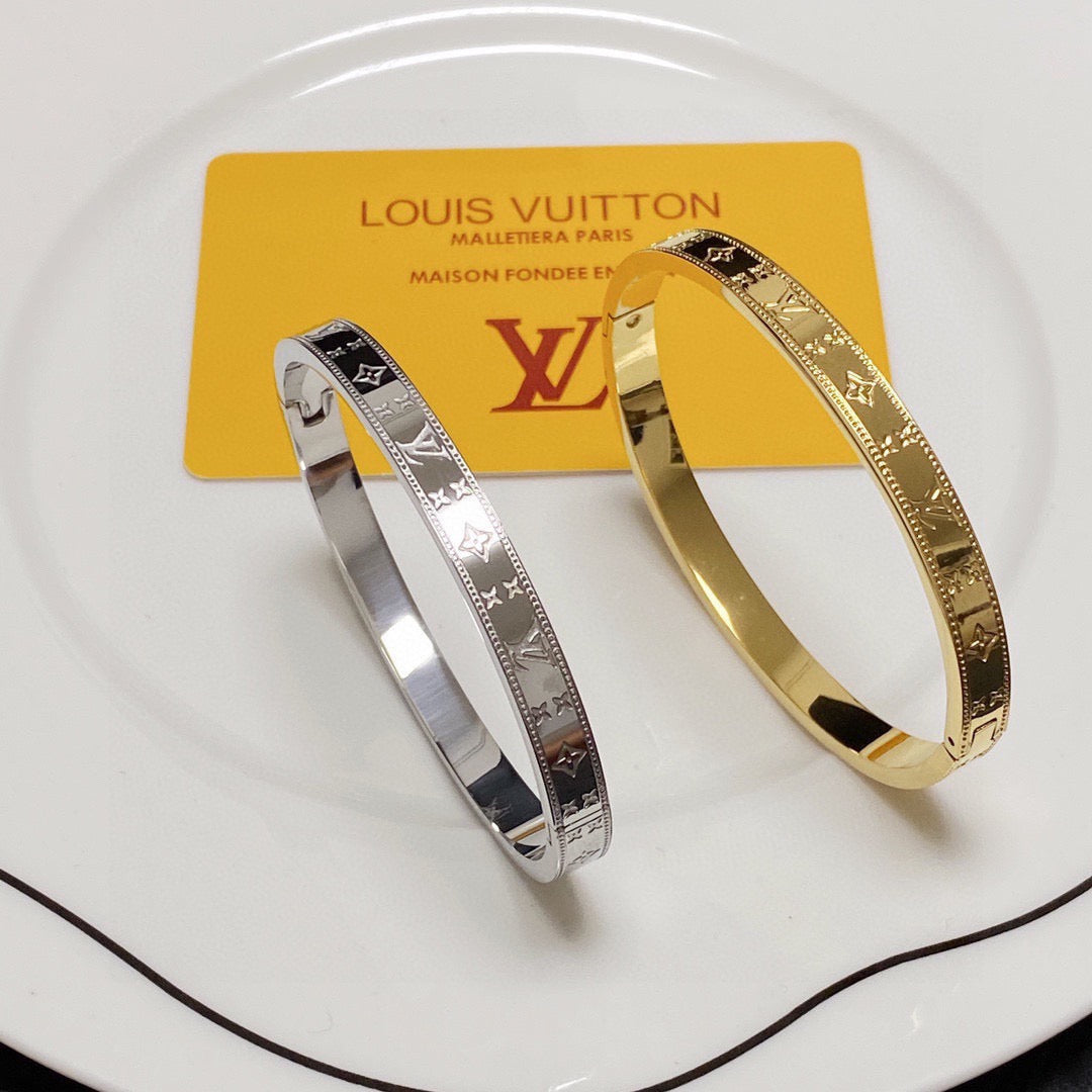 unisex Bangle for men - product detail view