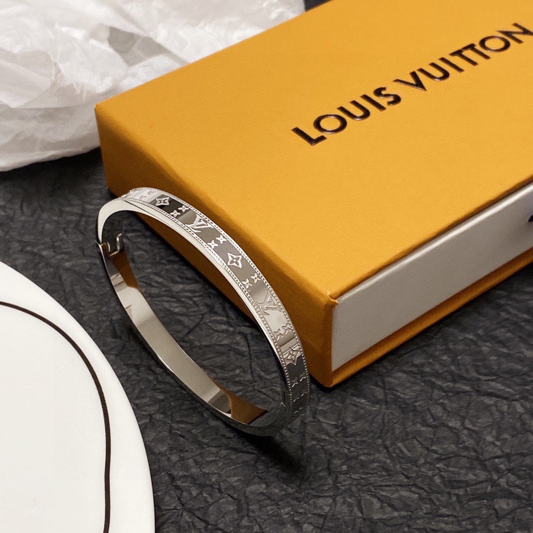 unisex Bangle for men - alternate angle view 5