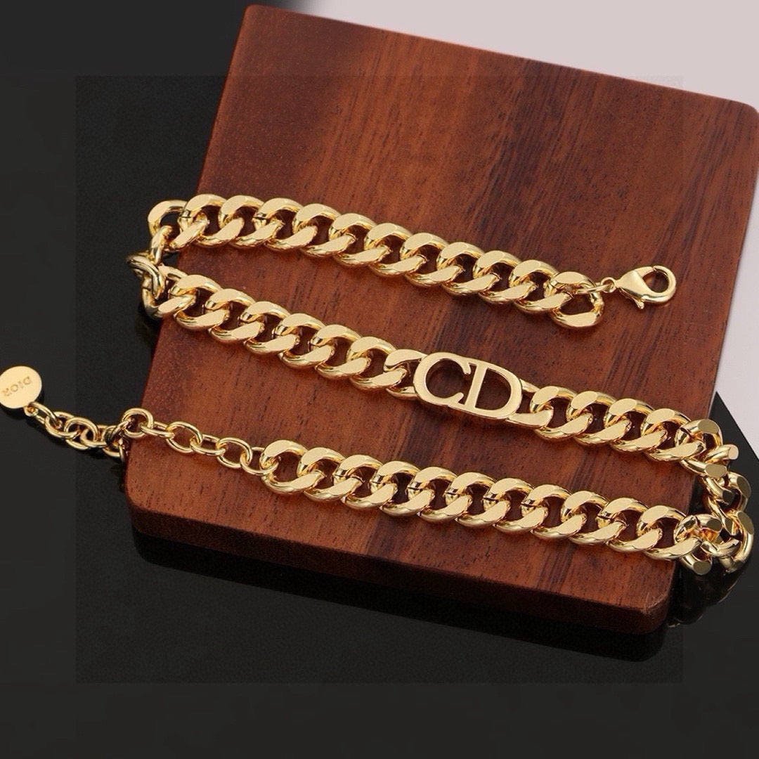 gold letter Bracelet for women - alternate angle view 4