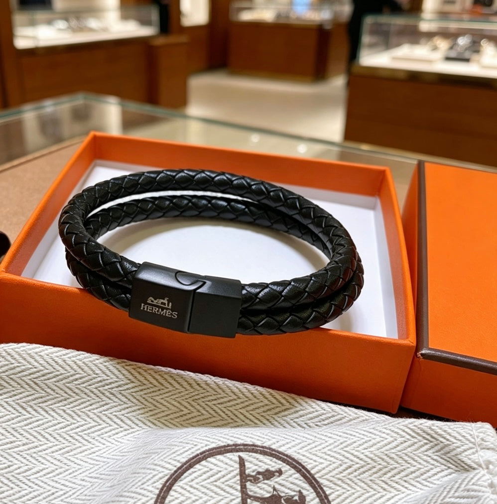 gold luxury Bracelet for men - alternate angle view 8