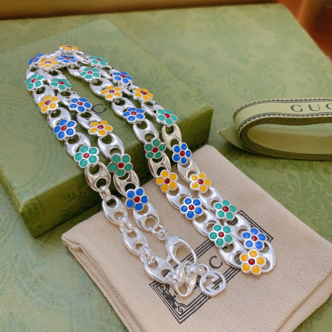 antique chain Necklace for women - alternate angle view 4