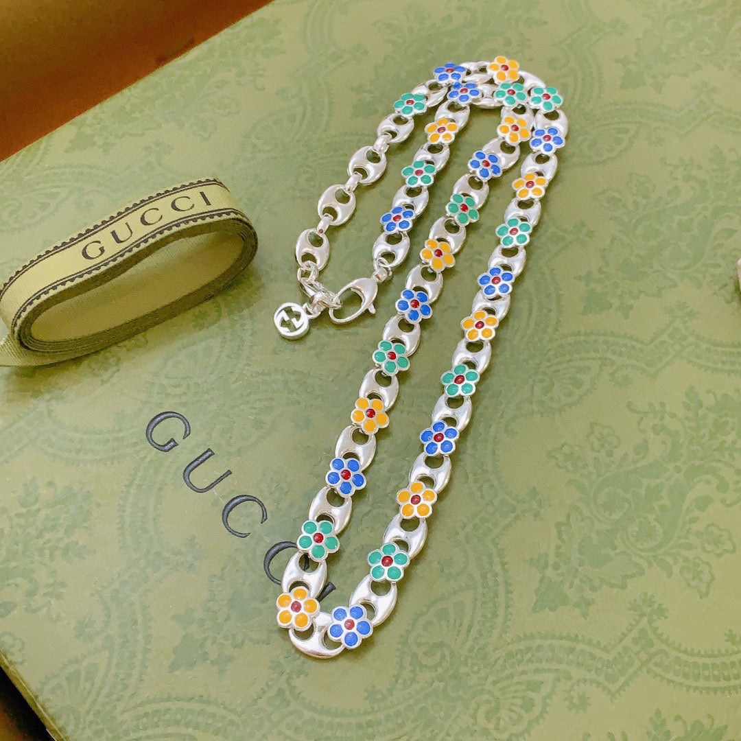 antique chain Necklace for women - alternate angle view 3