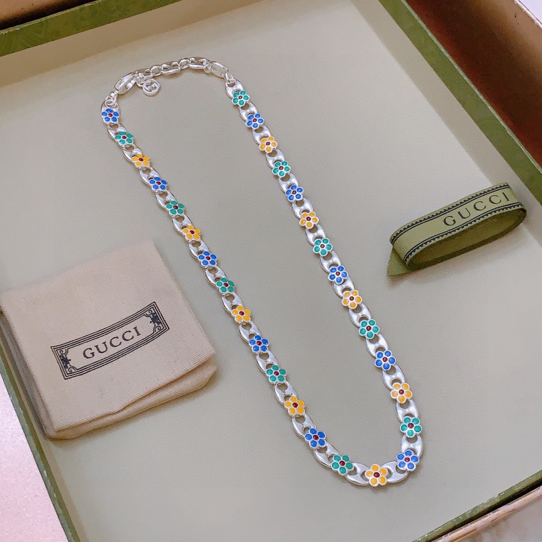 antique chain Necklace for women - alternate angle view 2