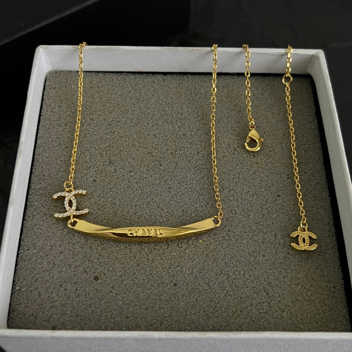 elegant Necklace for women - alternate angle view 5