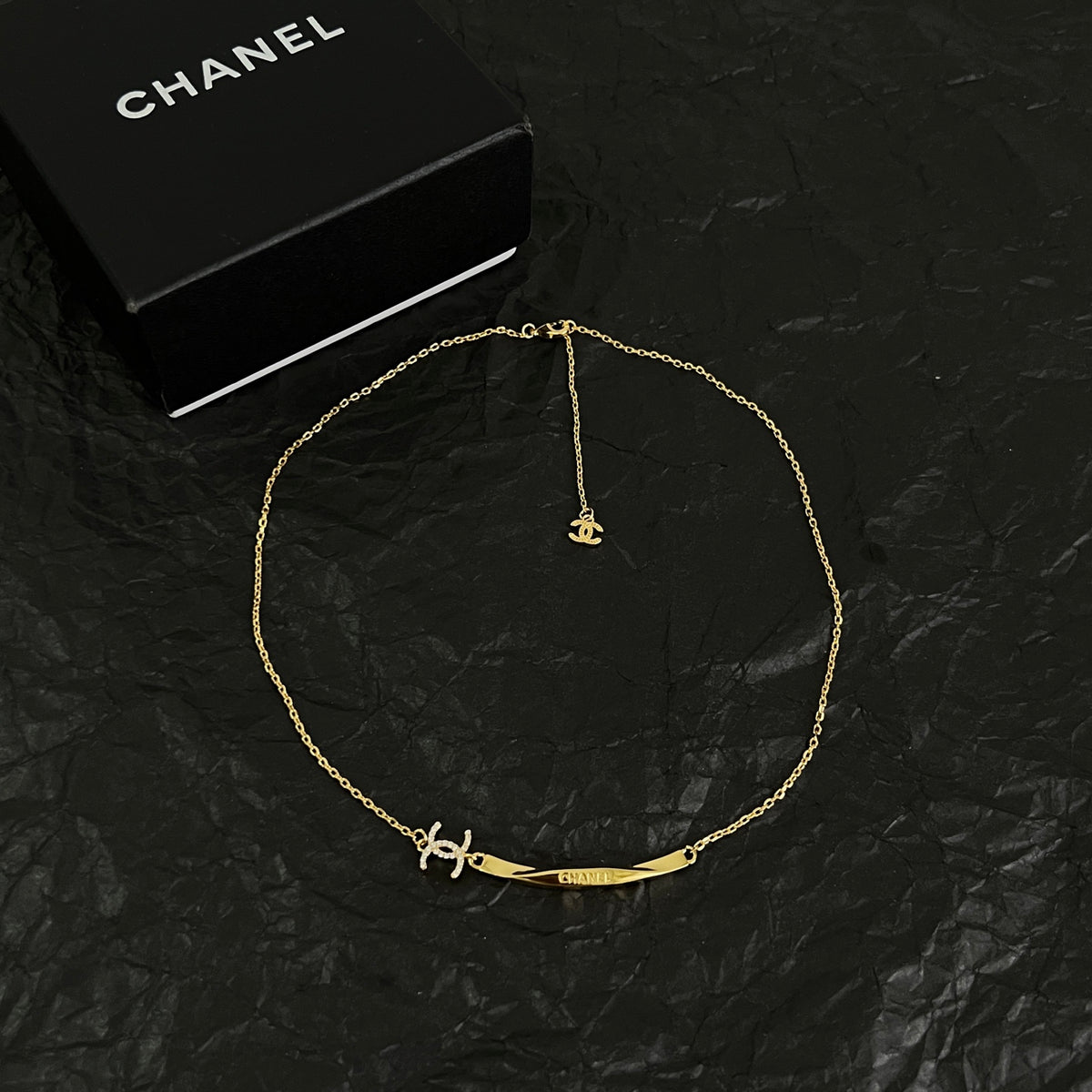 elegant Necklace for women - alternate angle view 3