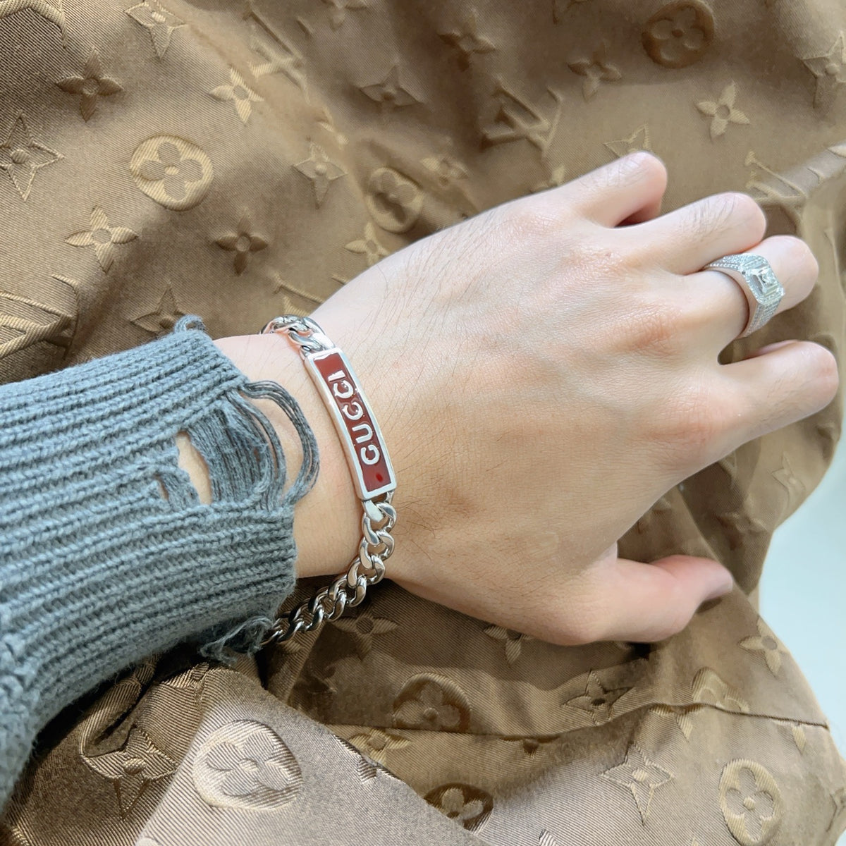 beige delicate Bracelet for men - alternate angle view 6