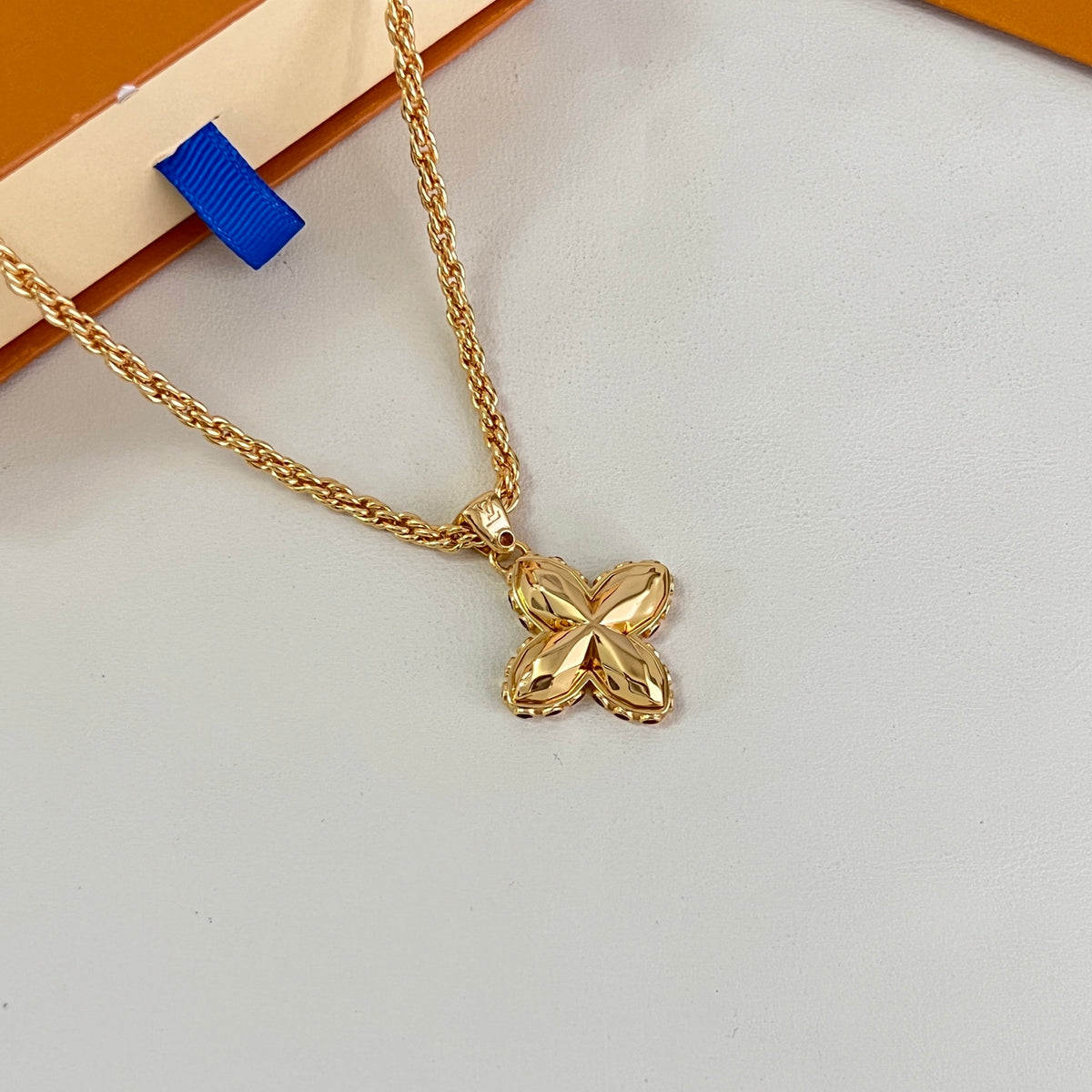 vintage Necklace for men - alternate angle view 4