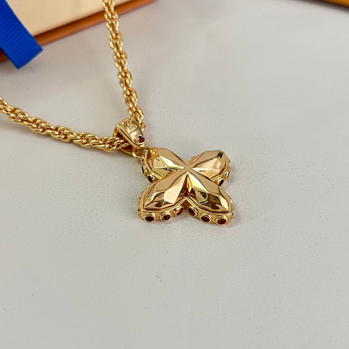 vintage Necklace for men - alternate angle view 6