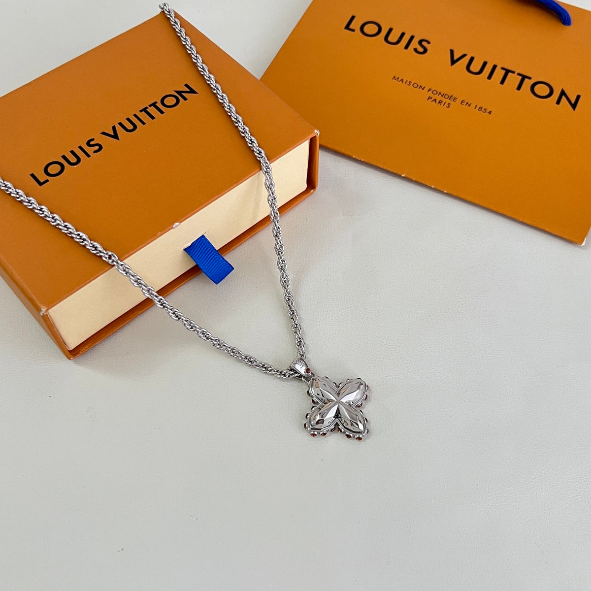 vintage Necklace for men - alternate angle view 6