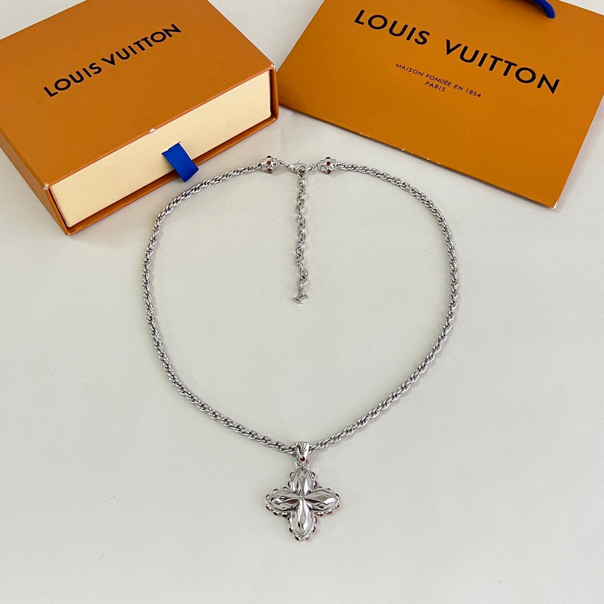 vintage Necklace for men - alternate angle view 5