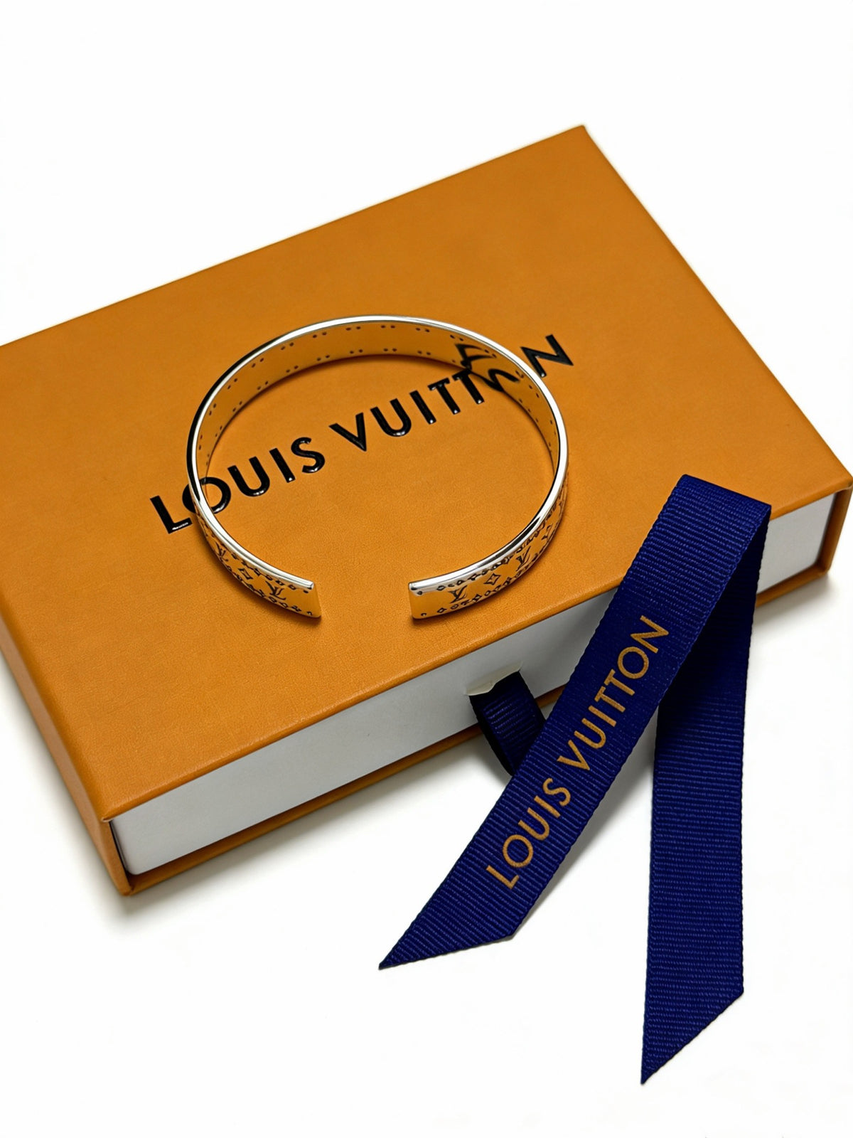 antique chain Bangle for men - alternate angle view 6