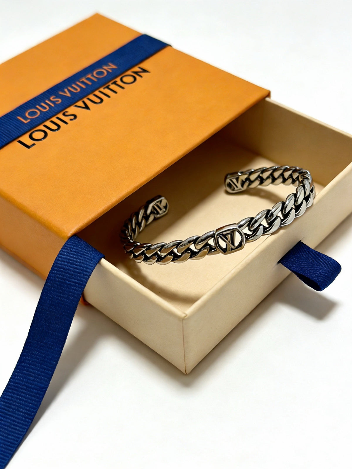 antique chain Bangle for men - alternate angle view 4