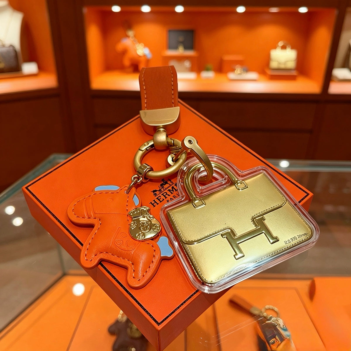 gold key Keychain for men - alternate angle view 4
