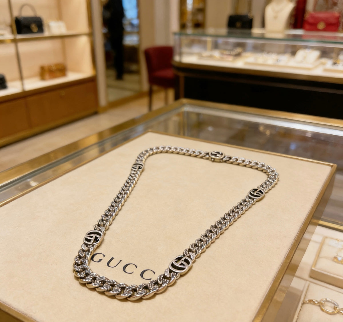 antique chain Jewelry Set for women - product detail view