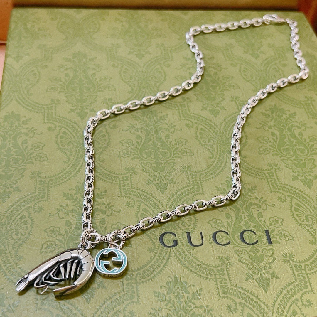 antique chain Pendant for women - alternate angle view 9