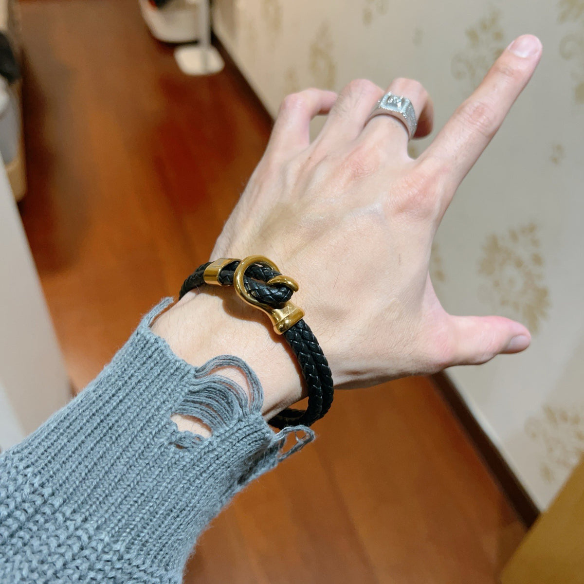 antique leather Bracelet for women - alternate angle view 3