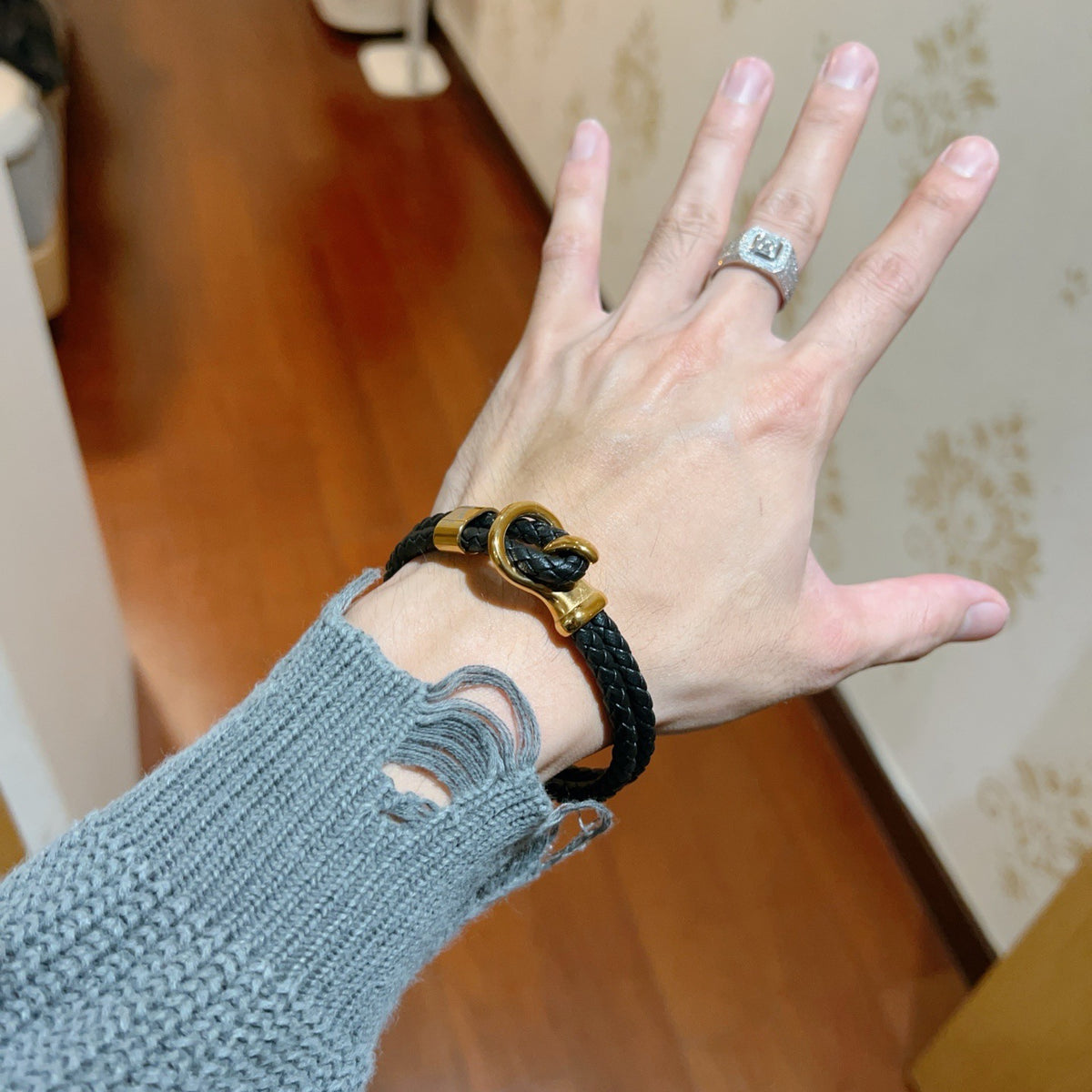antique leather Bracelet for women - alternate angle view 7