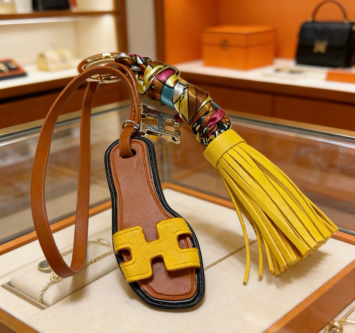 gold key Keychain for men - alternate angle view 4