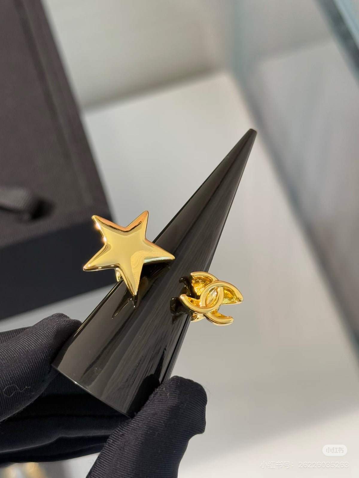 star Ring for women - alternate angle view 4