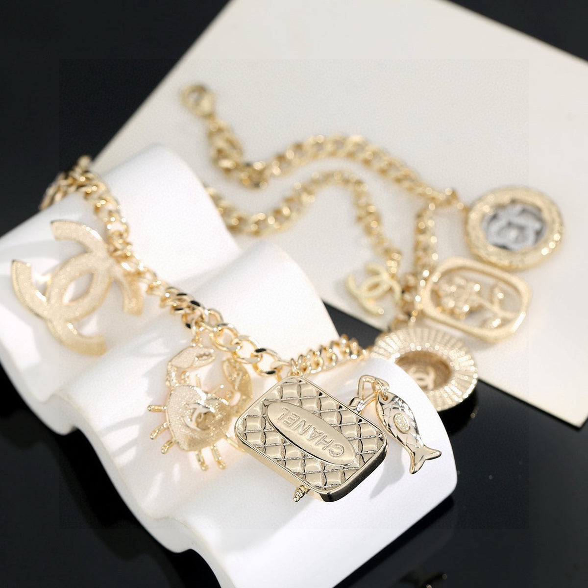 gold shell double c Pendant for women - alternate angle view 4