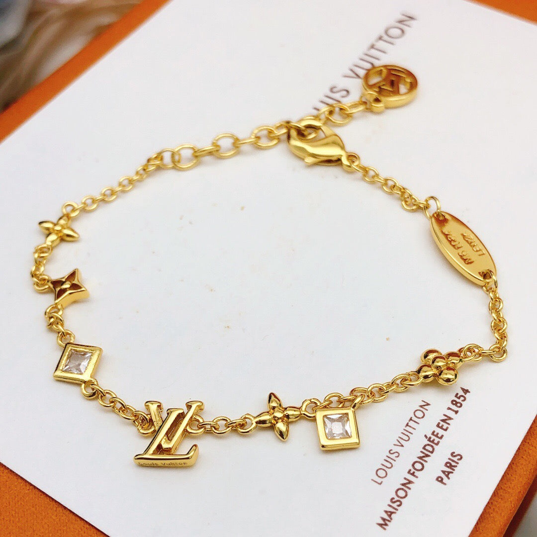 yellow brass Bracelet for women - product detail view
