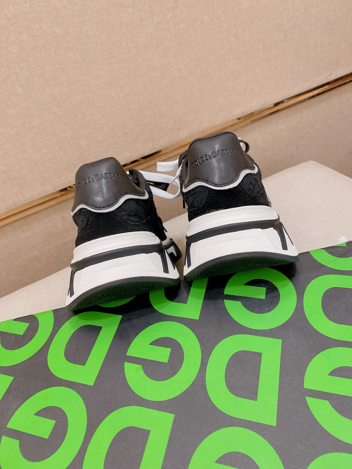 Dolce & Gabbana DG Couple's Athletic Casual Sneakers