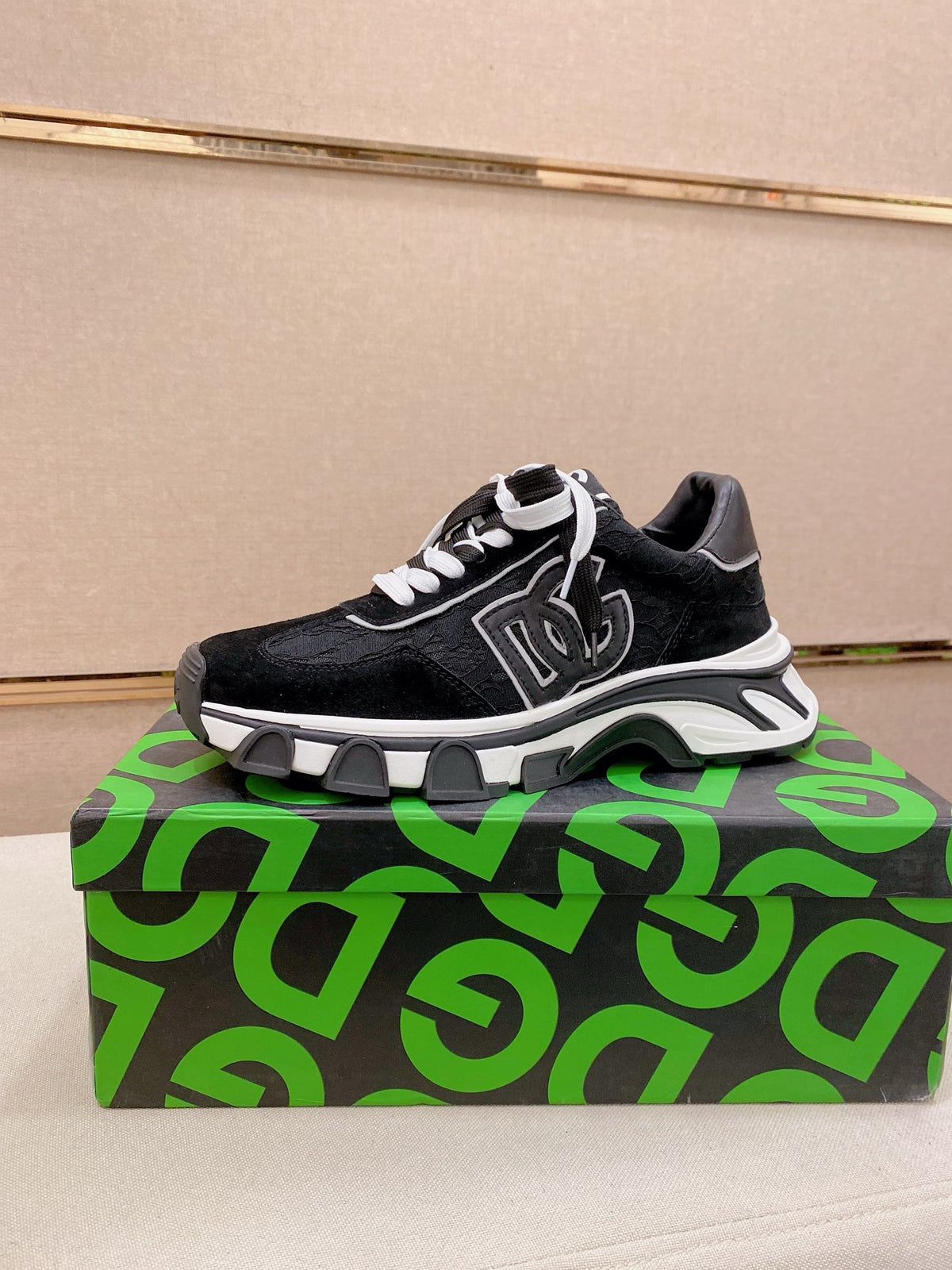 Dolce & Gabbana DG Couple's Athletic Casual Sneakers