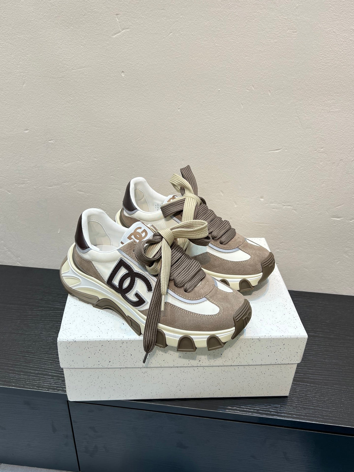 Dolce & Gabbana DG Couple's Athletic Casual Sneakers