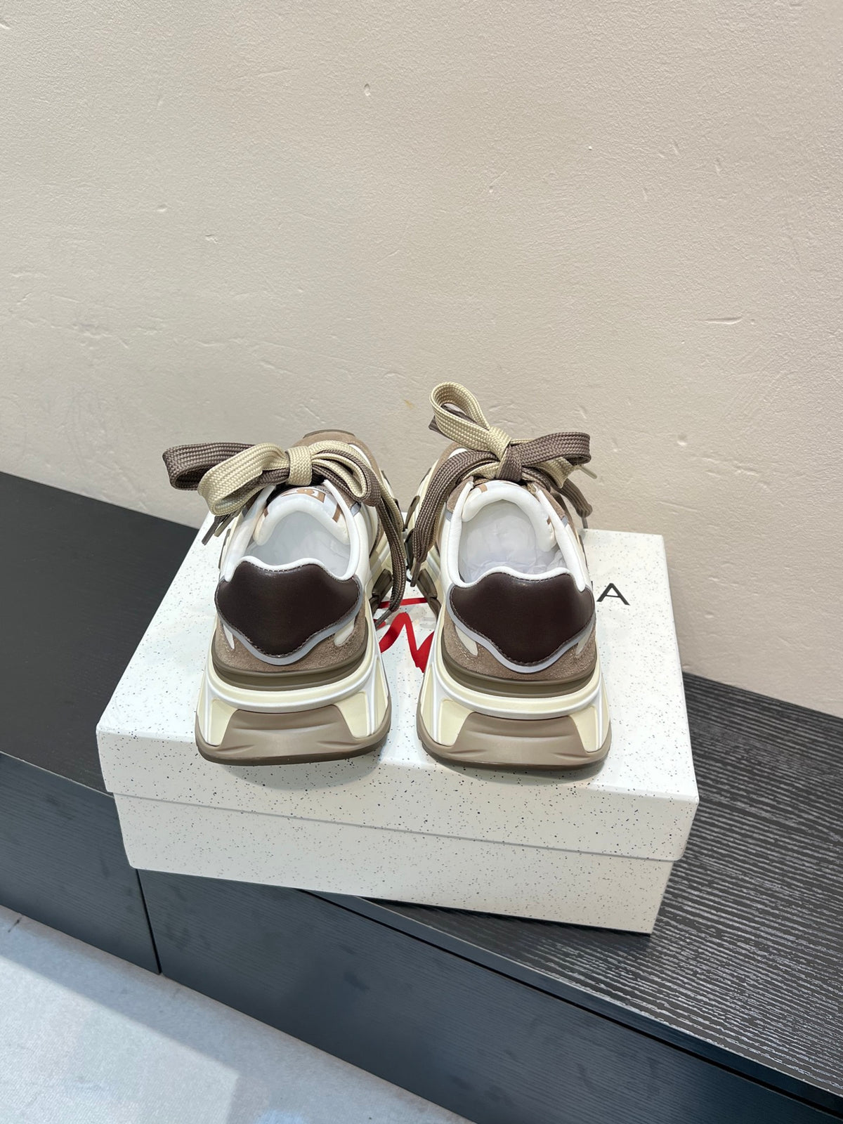 Dolce & Gabbana DG Couple's Athletic Casual Sneakers