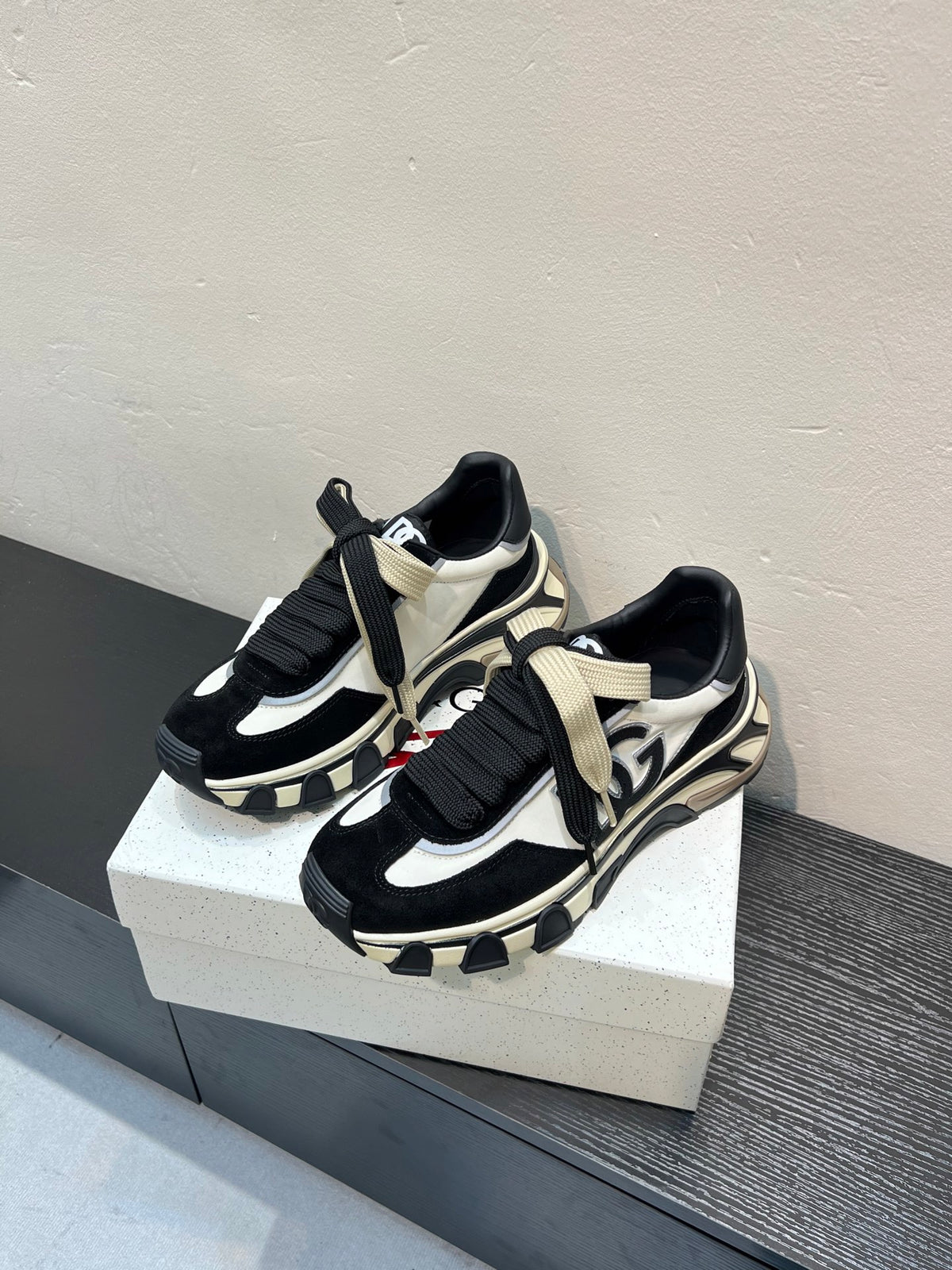 Dolce & Gabbana DG Couple's Athletic Casual Sneakers