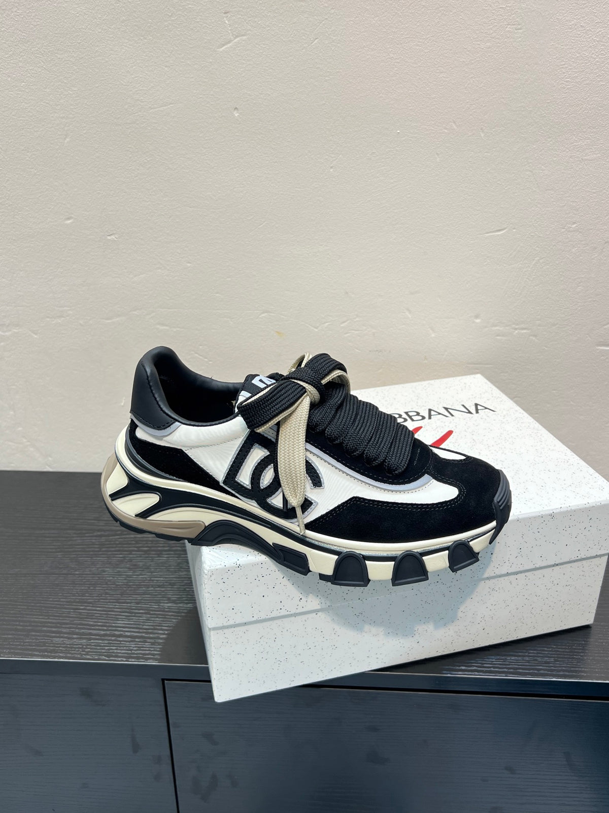 Dolce & Gabbana DG Couple's Athletic Casual Sneakers