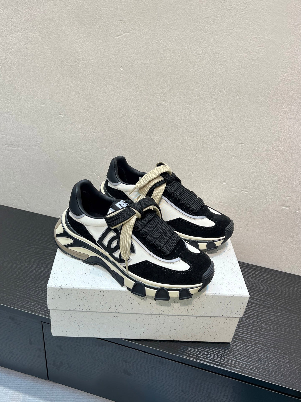 Dolce & Gabbana DG Couple's Athletic Casual Sneakers