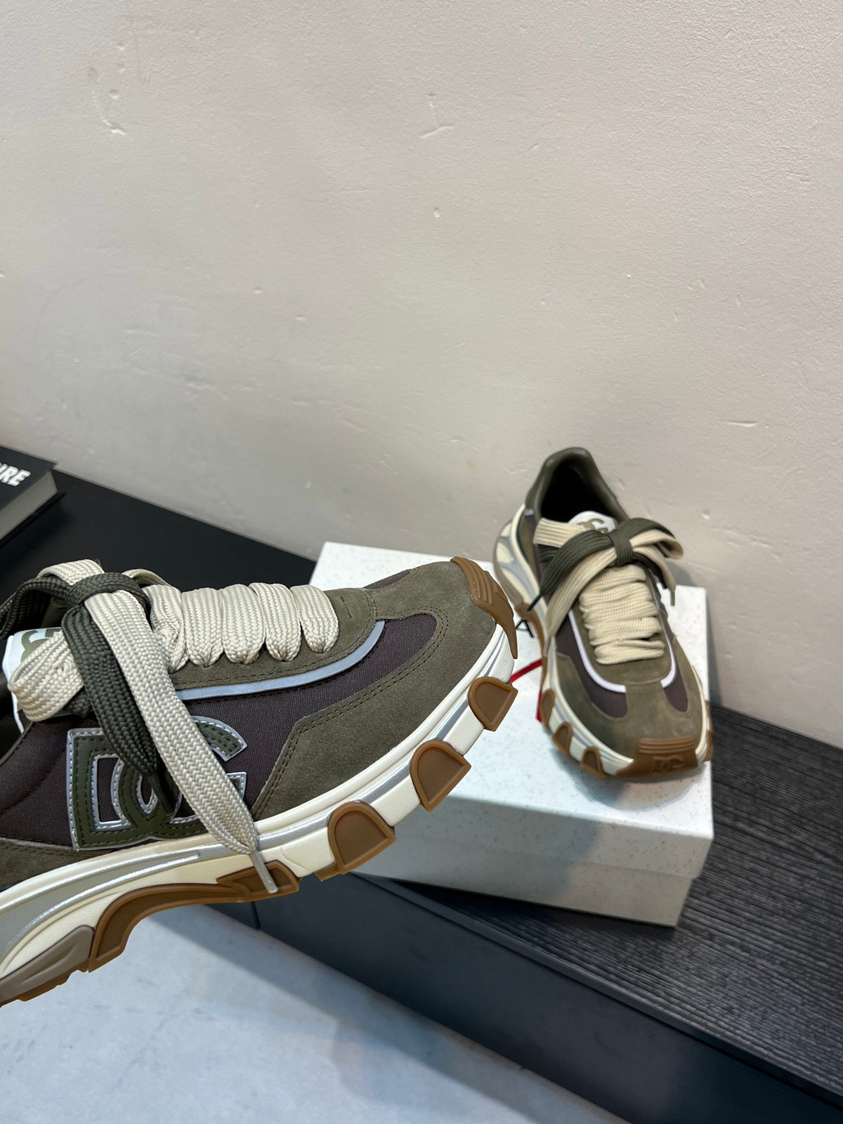 Dolce & Gabbana DG Couple's Athletic Casual Sneakers