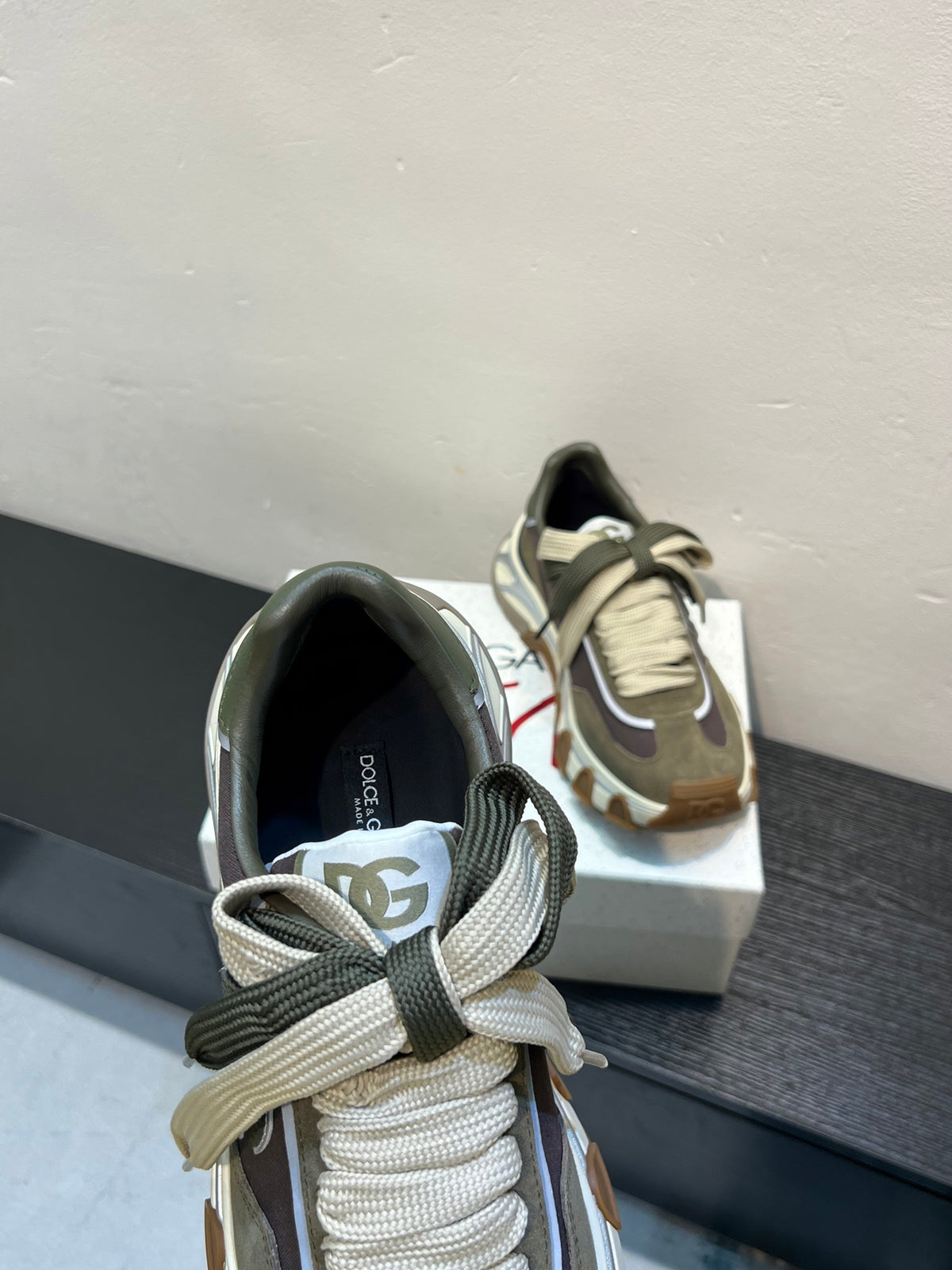 Dolce & Gabbana DG Couple's Athletic Casual Sneakers