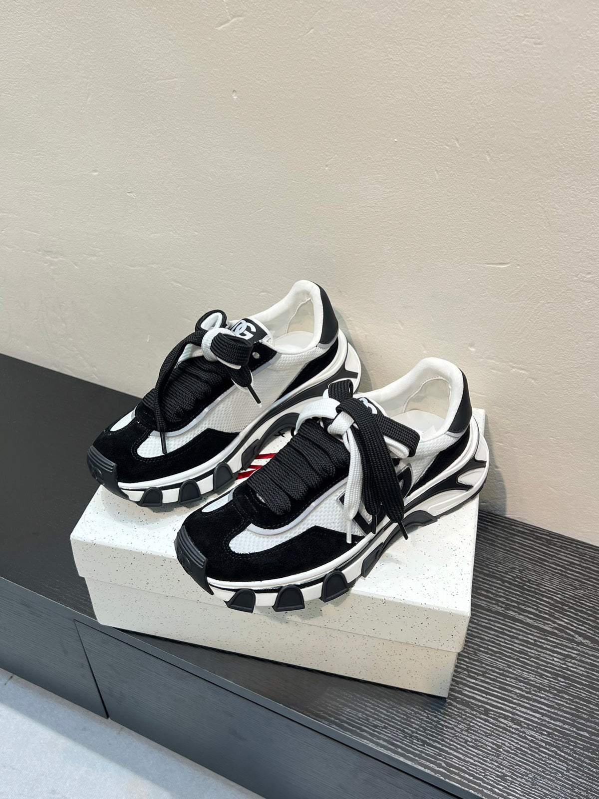 Dolce & Gabbana DG Couple's Athletic Casual Sneakers