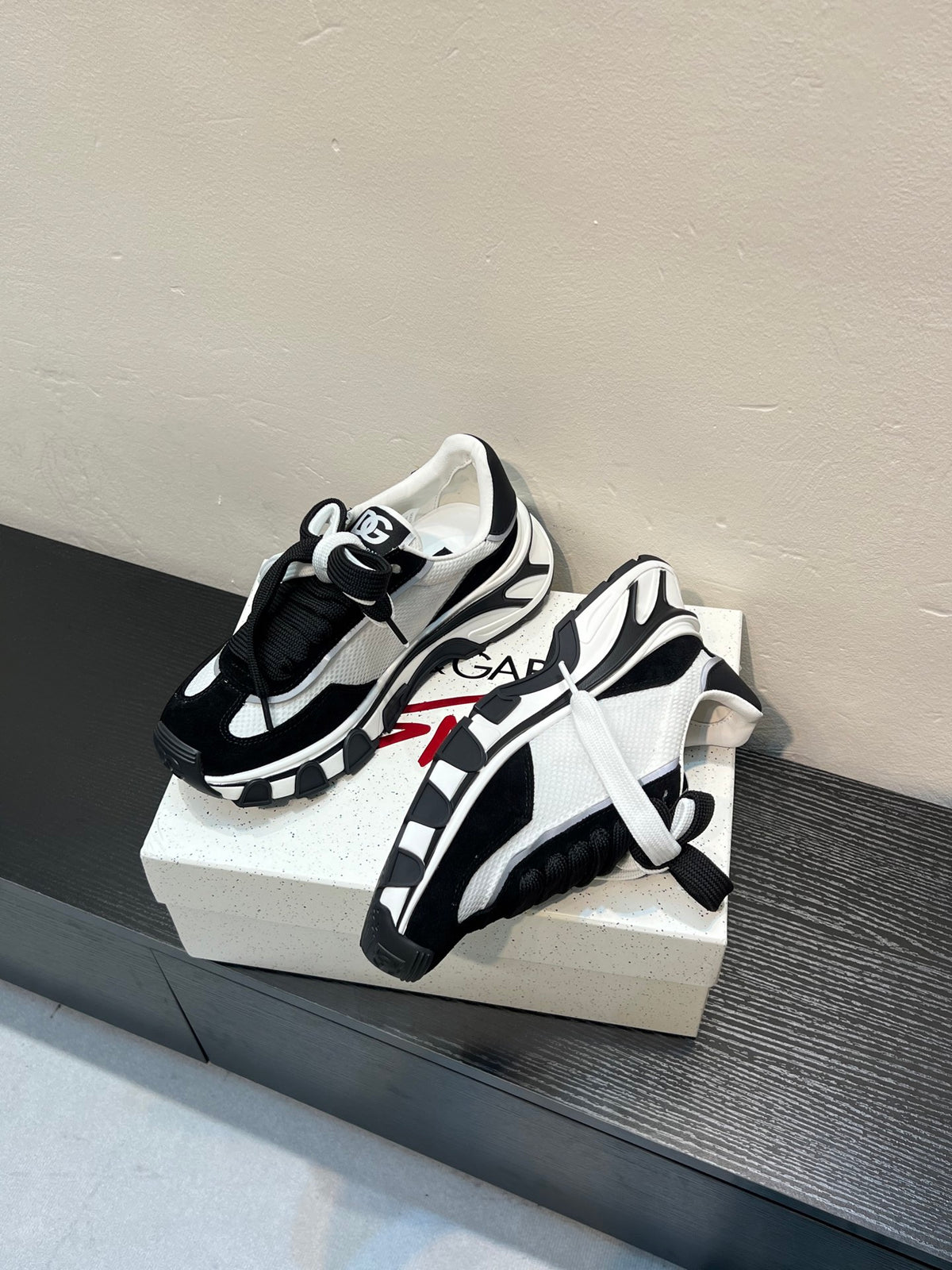 Dolce & Gabbana DG Couple's Athletic Casual Sneakers