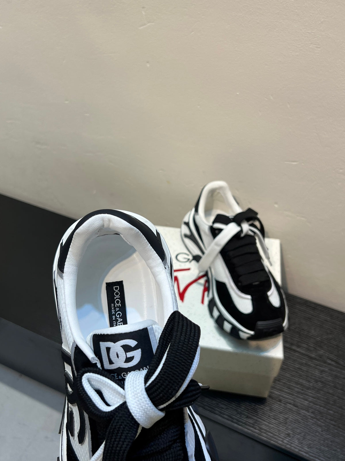 Dolce & Gabbana DG Couple's Athletic Casual Sneakers