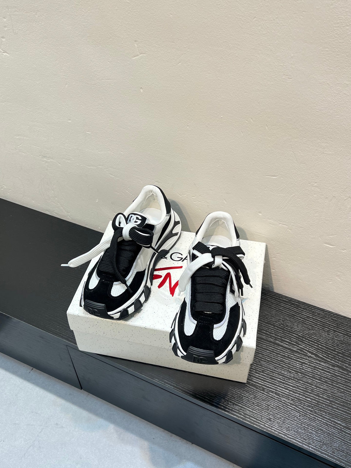 Dolce & Gabbana DG Couple's Athletic Casual Sneakers