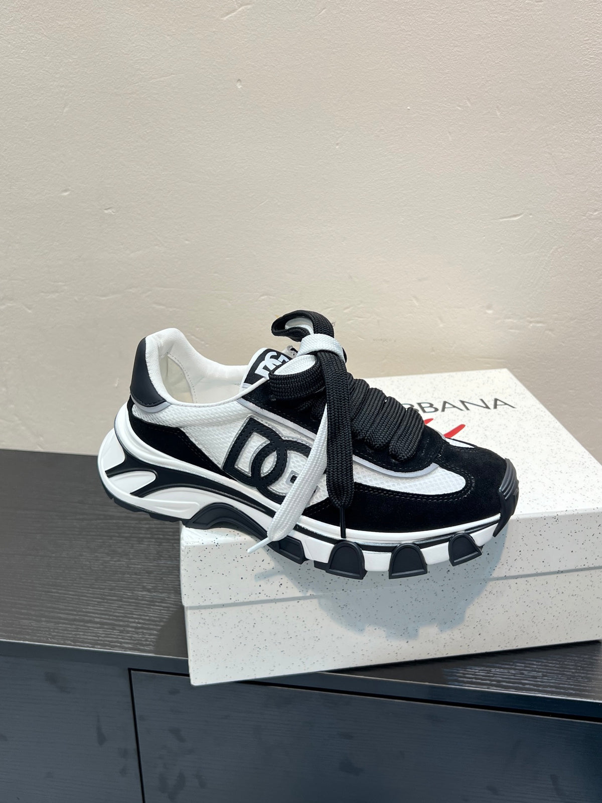 Dolce & Gabbana DG Couple's Athletic Casual Sneakers