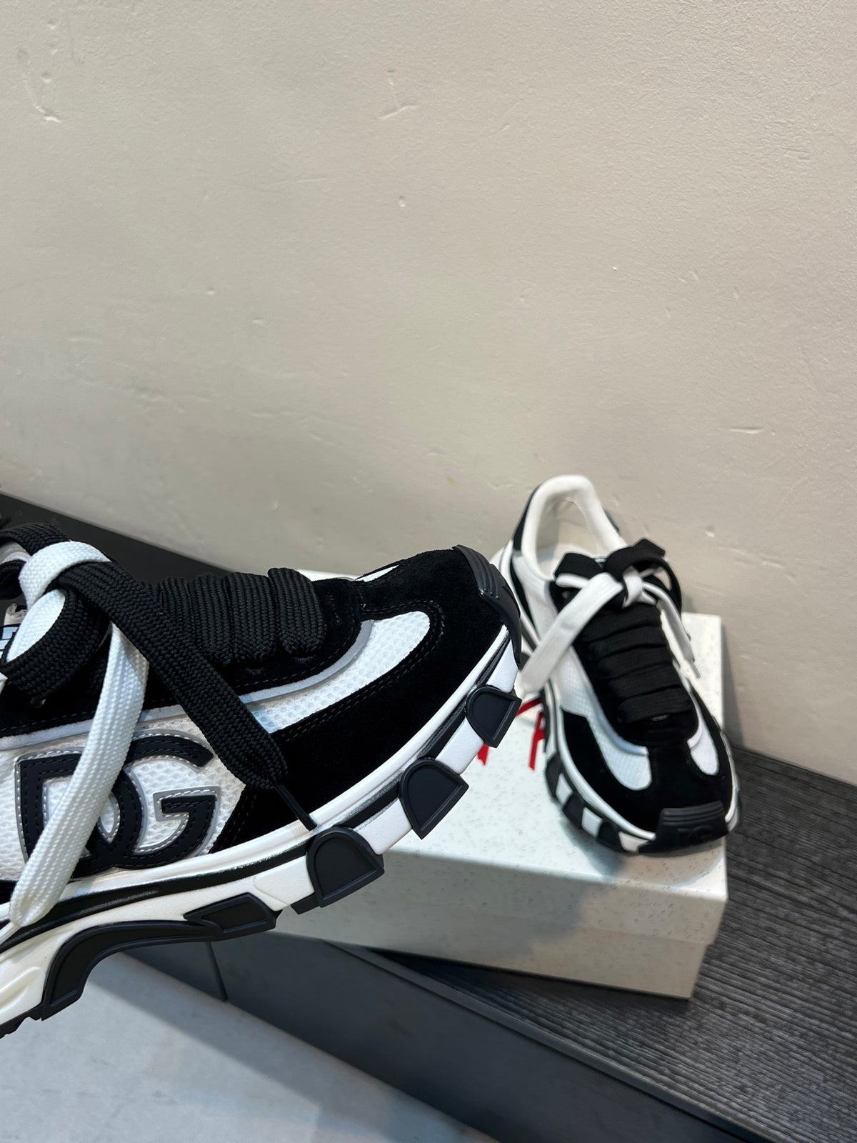 Dolce & Gabbana DG Couple's Athletic Casual Sneakers