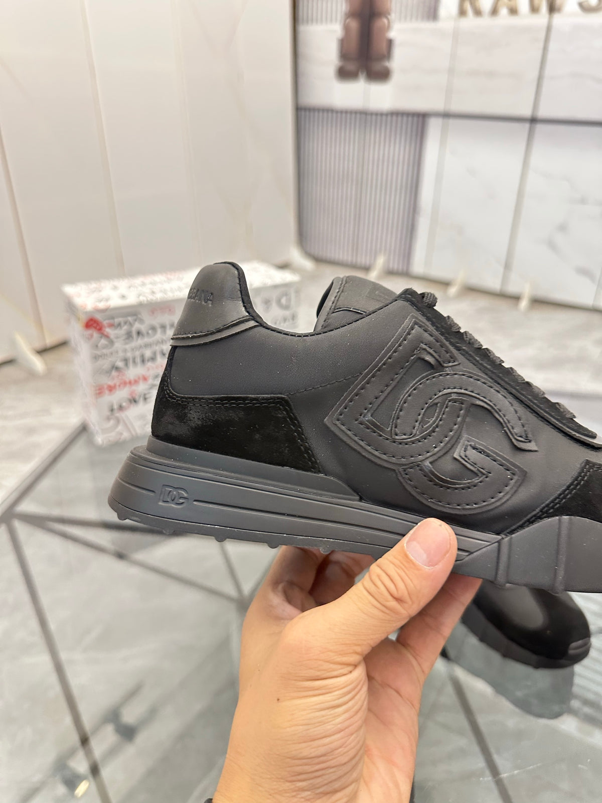 Dolce & Gabbana DG Low-Top Casual Shoes