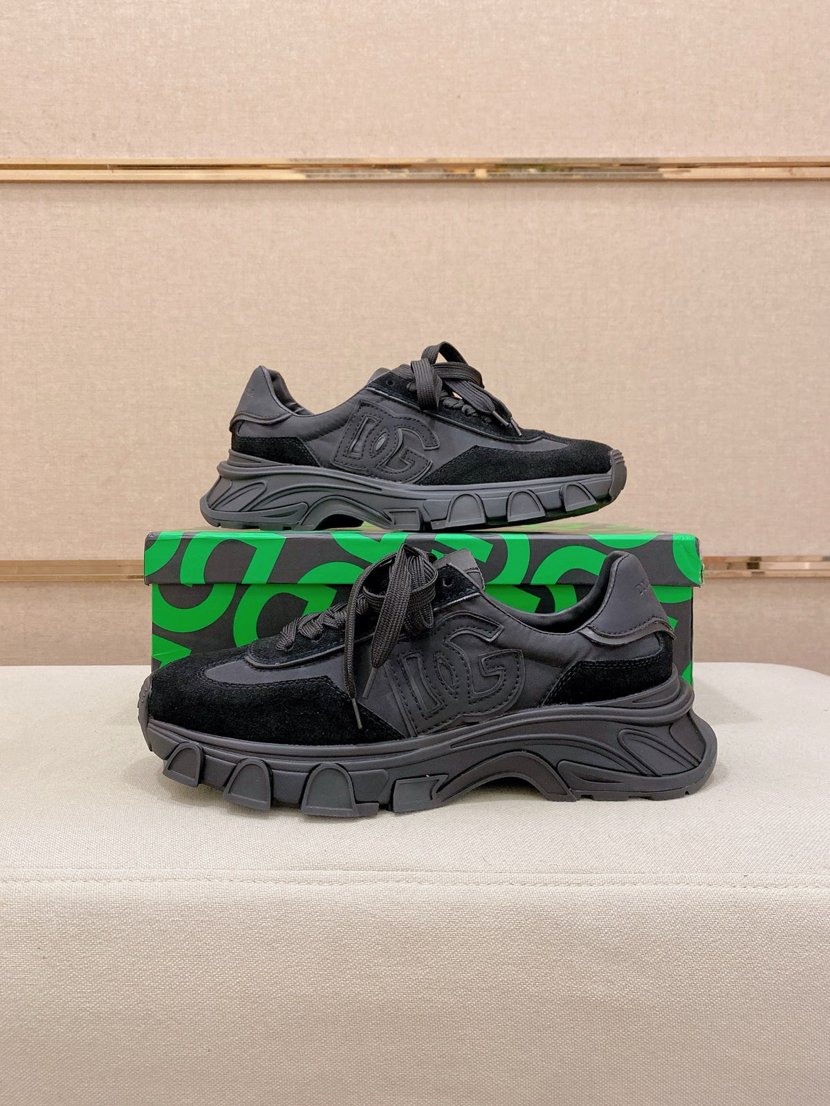 Dolce & Gabbana DG Couple's Athletic Casual Sneakers