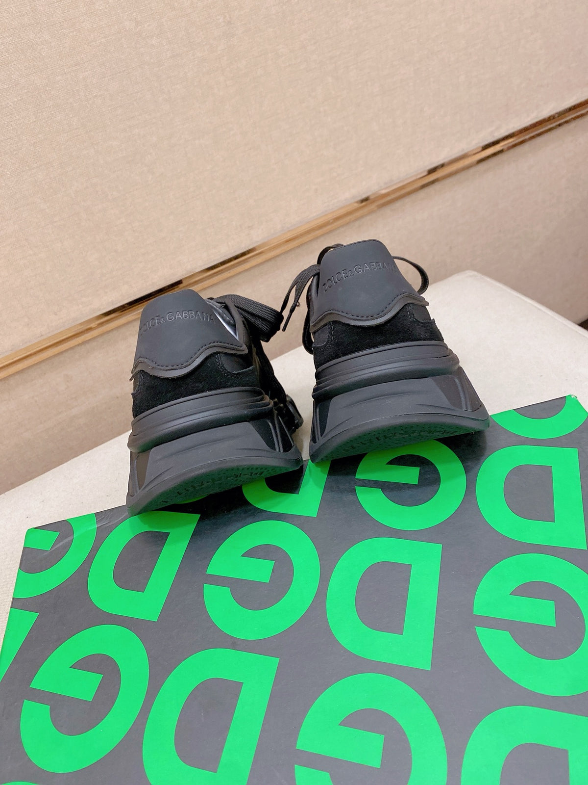 Dolce & Gabbana DG Couple's Athletic Casual Sneakers
