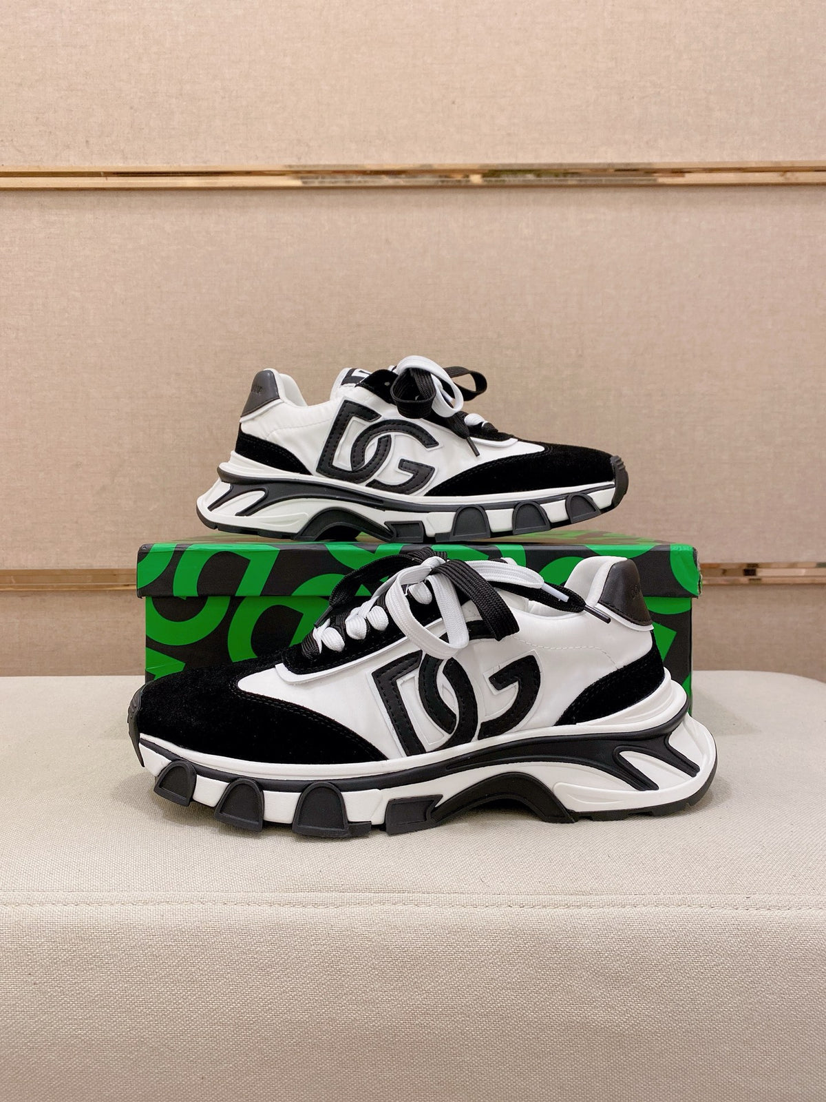 Dolce & Gabbana DG Couple's Athletic Casual Sneakers