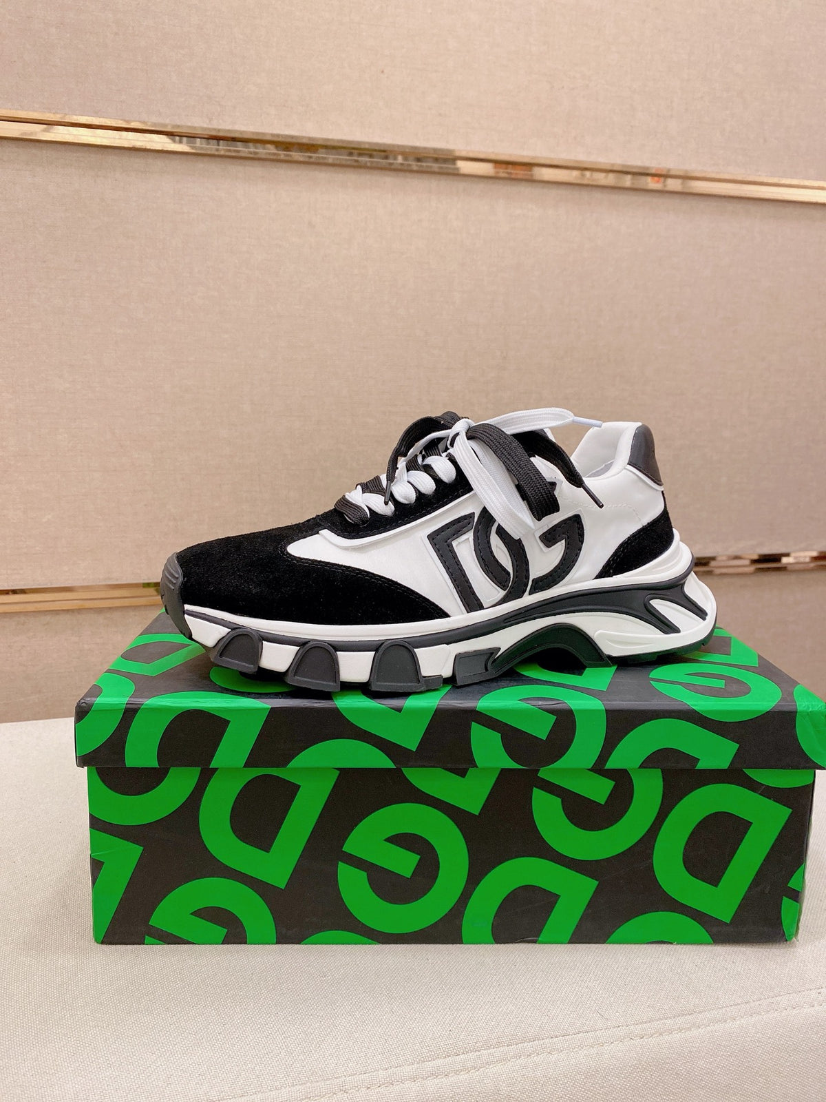 Dolce & Gabbana DG Couple's Athletic Casual Sneakers