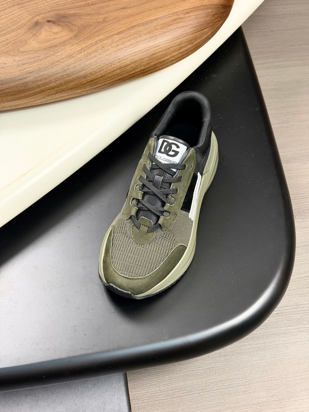 Dolce & Gabbana DG Premium Men's Mixed-Material Casual Sneakers
