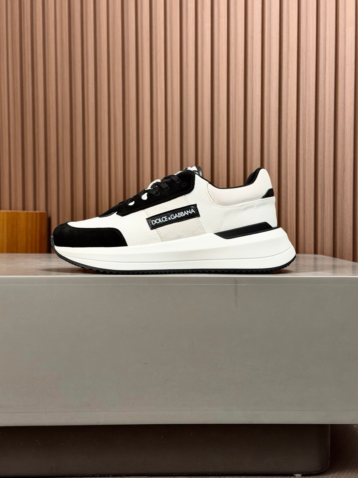 Dolce & Gabbana DG Premium Men's Mixed-Material Casual Sneakers